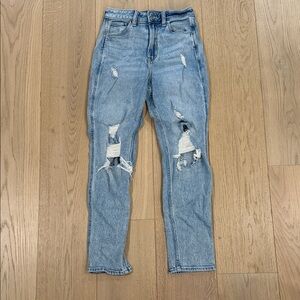 Hollister Ultra High-Rise Mom Jean Size 24 Short